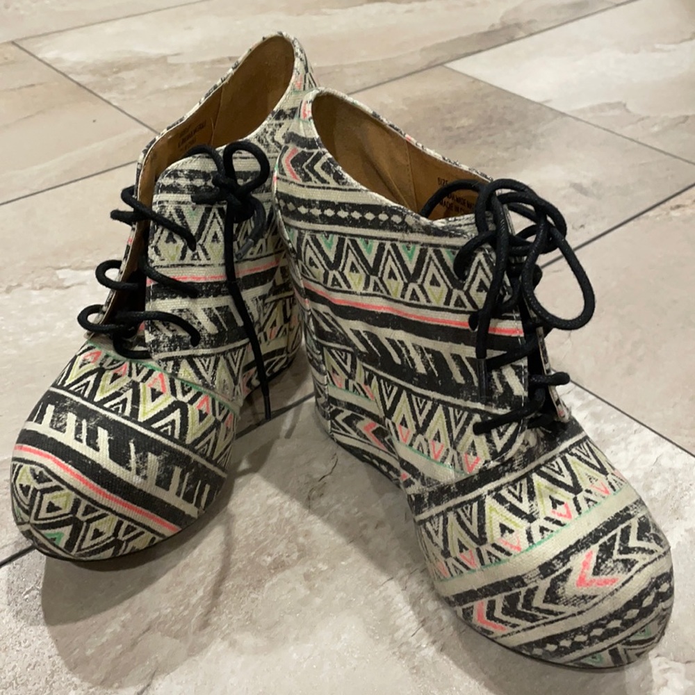 Canvas Wedge